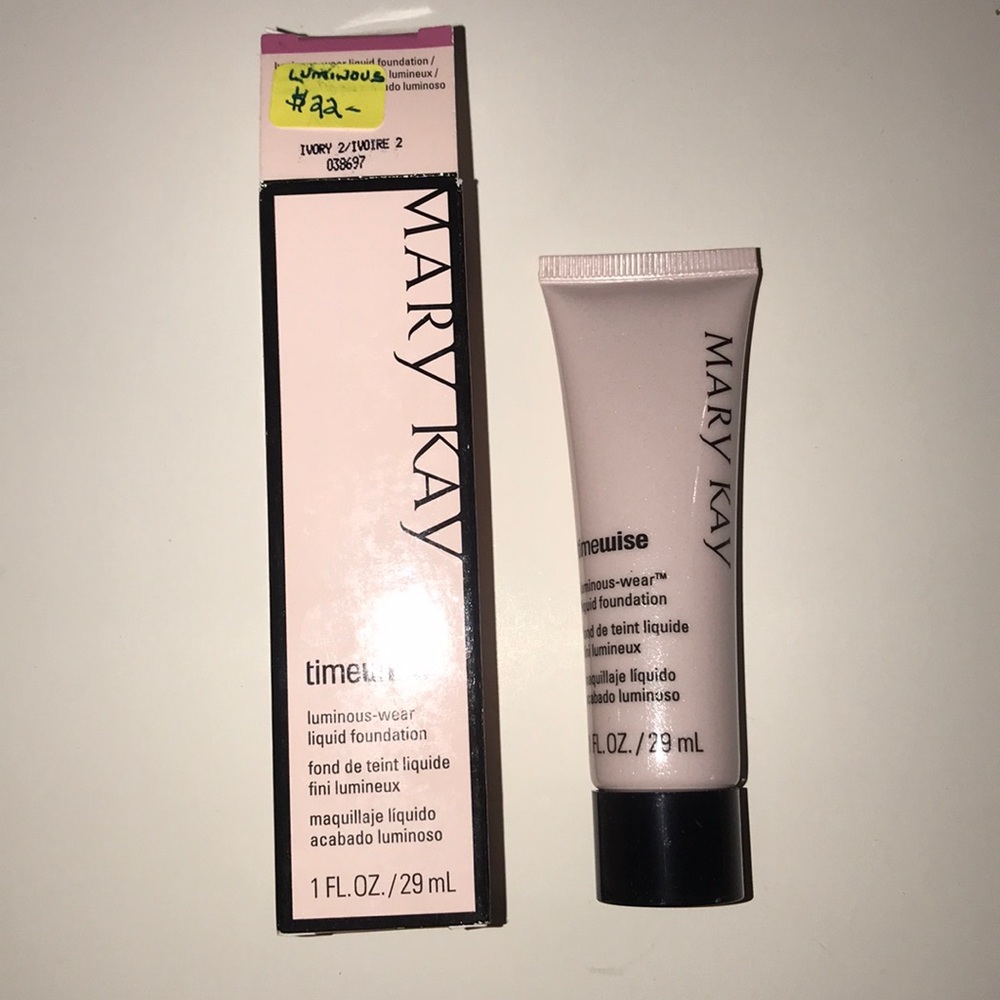Mary Kay Luminous Wear Ivory 2 Liquid makeup